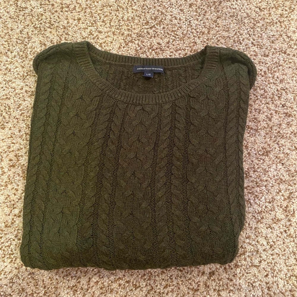 GORGEOUS GREEN AMERICAN EAGLE SWEATER